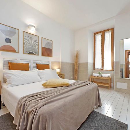 Opera Inn Suites - Rooms And Apartments Рим Екстер'єр фото