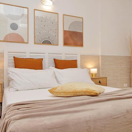 Opera Inn Suites - Rooms And Apartments Рим Екстер'єр фото