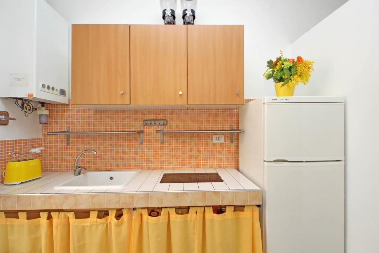 Opera Inn Suites - Rooms And Apartments Рим Екстер'єр фото