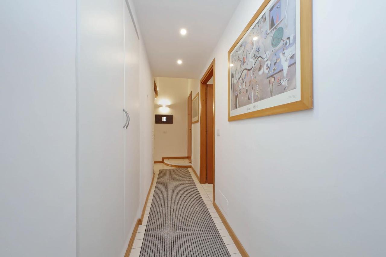Opera Inn Suites - Rooms And Apartments Рим Екстер'єр фото