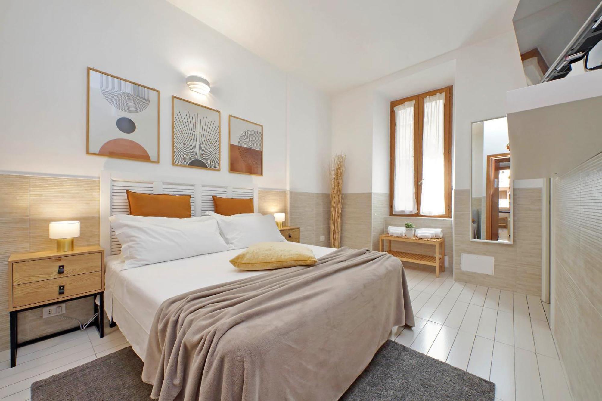 Opera Inn Suites - Rooms And Apartments Рим Екстер'єр фото