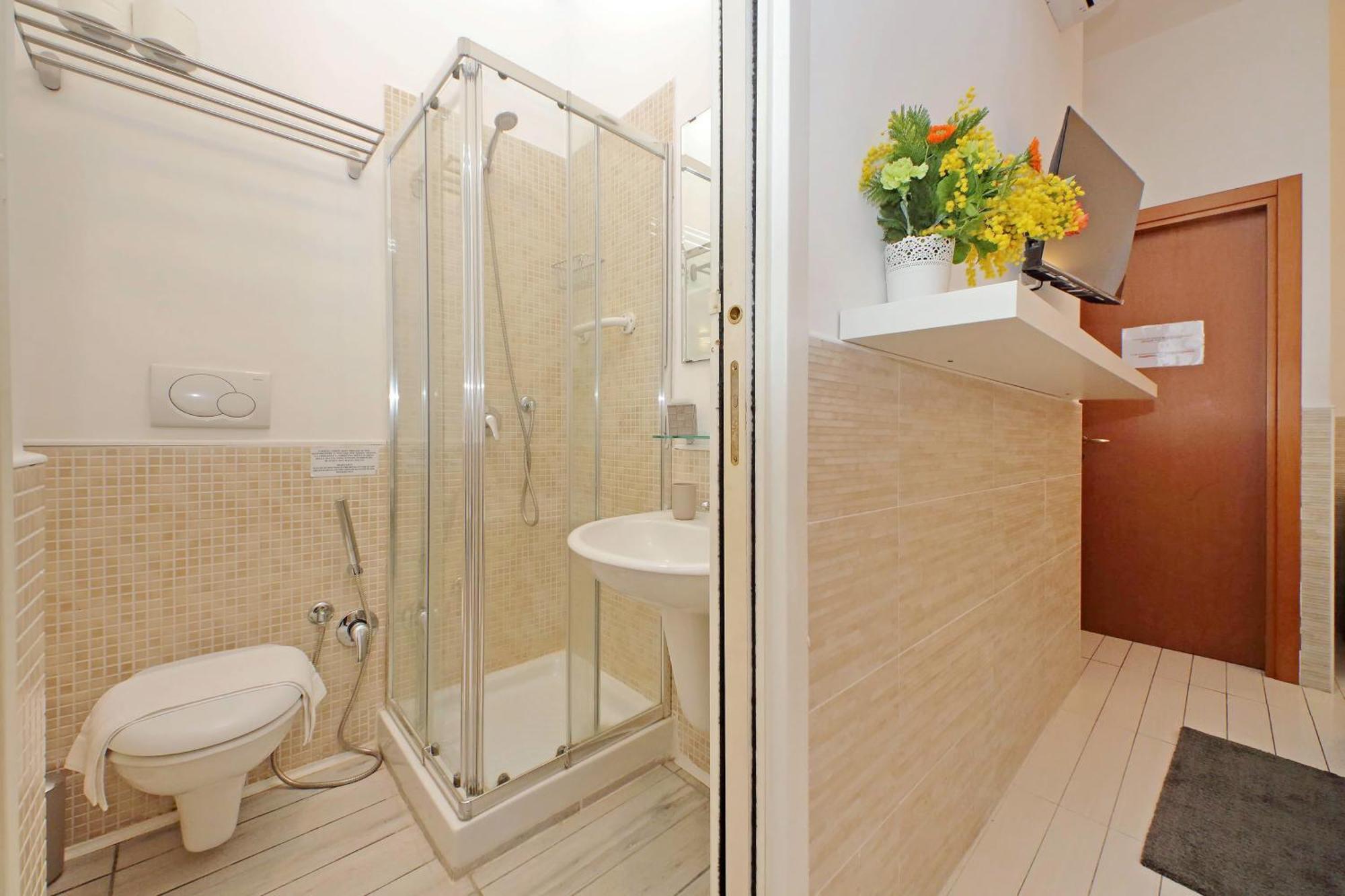 Opera Inn Suites - Rooms And Apartments Рим Екстер'єр фото